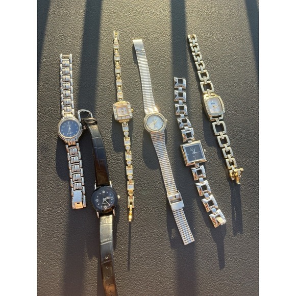 Mixed Lot of 6 Assorted Women's Wrist Watches Various Styles Used Untested - Picture 1 of 16